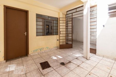 Quintal de casa para alugar com 2 quartos, 80m² em Cipava, Osasco