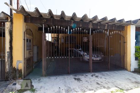 Fachada de casa para alugar com 2 quartos, 80m² em Cipava, Osasco