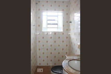 Casa à venda com 125m², 4 quartos e 2 vagasBanheiro 1