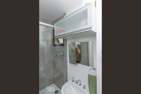 Apartamento para alugar com 65m², 2 quartos e 2 vagasBanheiro - Armários