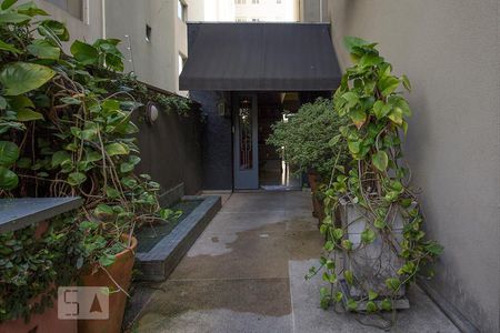 Apartamento para alugar com 65m², 2 quartos e 2 vagasEntrada do prédio