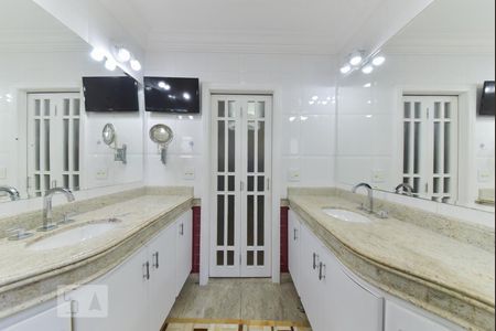 Casa à venda com 280m², 3 quartos e 3 vagasBanheiro Suíte 2