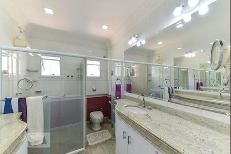 Casa à venda com 280m², 3 quartos e 3 vagasBanheiro Suíte 2