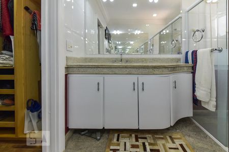 Casa à venda com 280m², 3 quartos e 3 vagasBanheiro Suíte 2