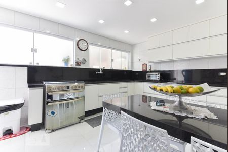 Casa à venda com 280m², 3 quartos e 3 vagasCozinha