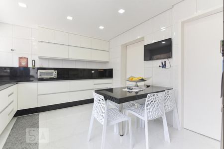 Casa à venda com 280m², 3 quartos e 3 vagasCozinha