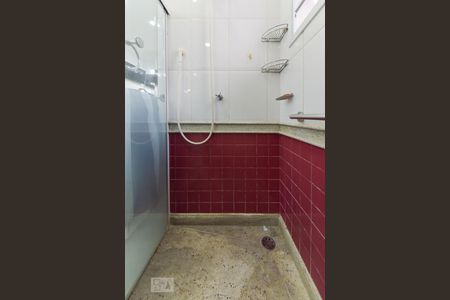 Casa à venda com 280m², 3 quartos e 3 vagasBanheiro Suíte 2