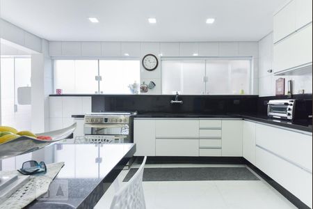 Casa à venda com 280m², 3 quartos e 3 vagasCozinha