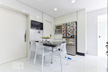 Casa à venda com 280m², 3 quartos e 3 vagasCozinha