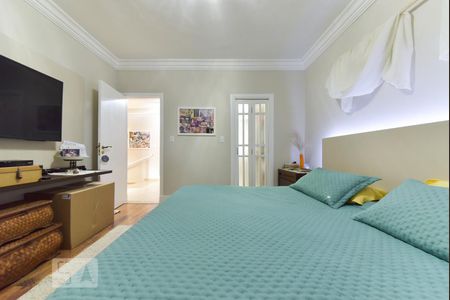 Casa à venda com 280m², 3 quartos e 3 vagasSuíte 2