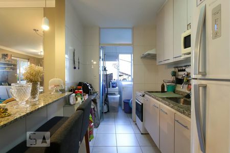 Apartamento à venda com 74m², 2 quartos e 2 vagasCozinha