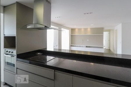 Cozinha de apartamento para alugar com 2 quartos, 111m² em Aclimação, São Paulo