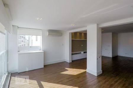 Apartamento para alugar com 111m², 2 quartos e 2 vagasVaranda
