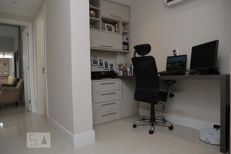 Apartamento à venda com 96m², 3 quartos e 1 vagaEscritório