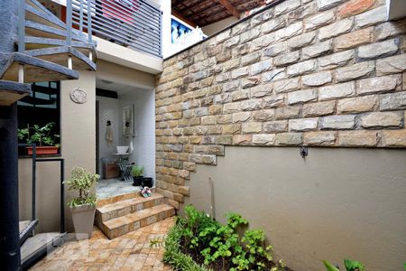 Casa à venda com 110m², 2 quartos e 1 vagaQuintal