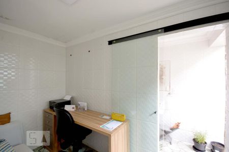 Casa à venda com 110m², 2 quartos e 1 vagaQuarto 3 Fundos