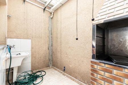 Casa de condomínio à venda com 60m², 2 quartos e 1 vaga Casa de condomínio à venda com 60m², 2 quartos e 1 vagaÁrea de serviço