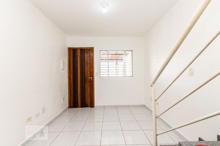 Sala de casa de condomínio à venda com 2 quartos, 60m² em Parada Xv de Novembro, São Paulo