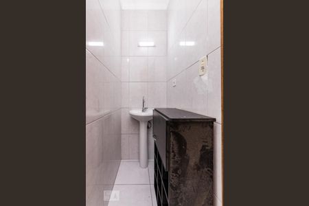 Casa de condomínio à venda com 60m², 2 quartos e 1 vaga Casa de condomínio à venda com 60m², 2 quartos e 1 vagaBanheiro