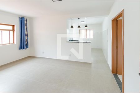 Sala de casa para alugar com 3 quartos, 150m² em Caiçaras, Belo Horizonte