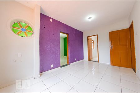 Sala de casa para alugar com 2 quartos, 70m² em Caiçaras, Belo Horizonte