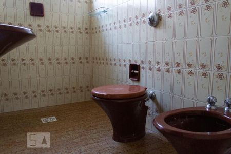 Casa para alugar com 360m², 4 quartos e 2 vagas Casa para alugar com 360m², 4 quartos e 2 vagasBanheiro 2