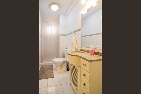 Banheiro de apartamento para alugar com 1 quarto, 49m² em Centro Histórico, Porto Alegre
