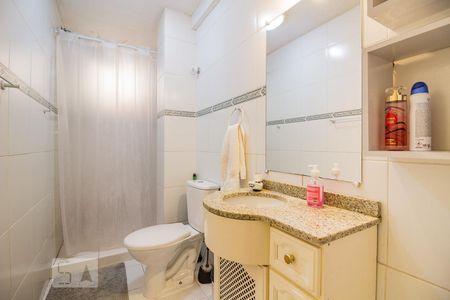Banheiro de apartamento para alugar com 1 quarto, 49m² em Centro Histórico, Porto Alegre