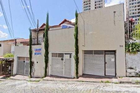 Casa à venda com 360m², 6 quartos e 4 vagasFachada
