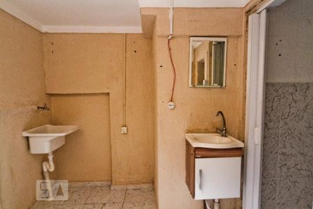 Casa à venda com 360m², 6 quartos e 4 vagasCasa 1 - Área de serviço