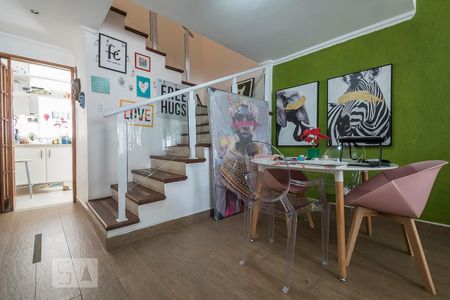 Sala de casa para alugar com 2 quartos, 105m² em Vila Alexandria, São Paulo