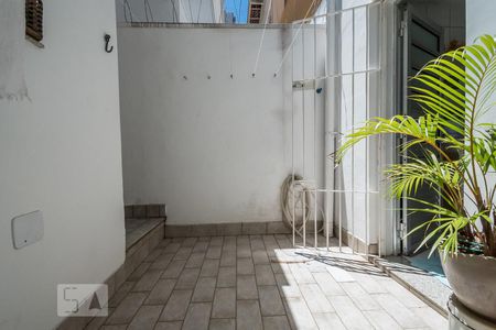 Casa para alugar com 105m², 2 quartos e 1 vagaQuintal