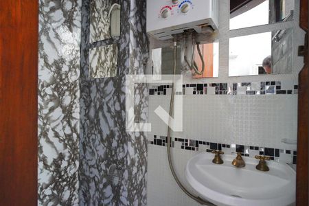Lavabo de casa à venda com 3 quartos, 180m² em Bom Fim, Porto Alegre