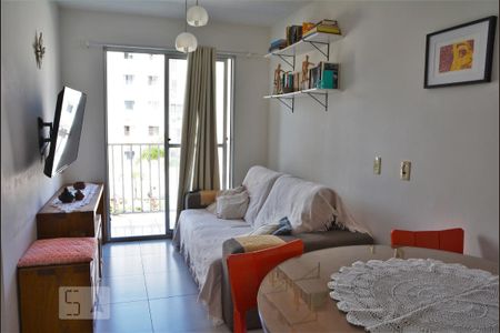 Sala de apartamento para alugar com 2 quartos, 52m² em Taquara, Rio de Janeiro