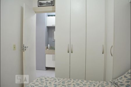Quarto 1 de apartamento para alugar com 2 quartos, 52m² em Taquara, Rio de Janeiro