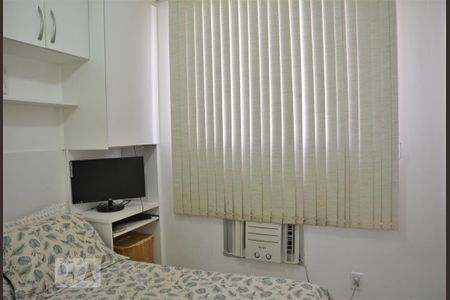 Quarto 1 de apartamento para alugar com 2 quartos, 52m² em Taquara, Rio de Janeiro