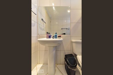 Apartamento para alugar com 46m², 2 quartos e 1 vaga Apartamento para alugar com 46m², 2 quartos e 1 vagaBanheiro Social