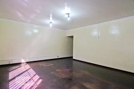 Sala de casa à venda com 3 quartos, 250m² em Jardim das Laranjeiras, São Paulo