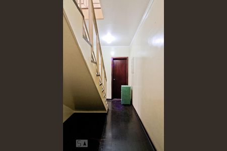 Corredor de casa à venda com 3 quartos, 250m² em Jardim das Laranjeiras, São Paulo