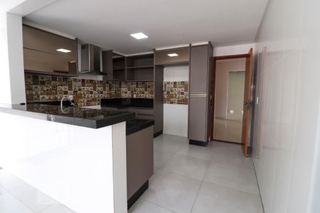 Casa à venda com 160m², 4 quartos e 1 vaga Casa à venda com 160m², 4 quartos e 1 vagaCozinha