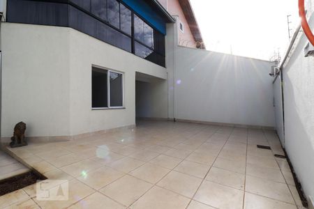Casa à venda com 160m², 4 quartos e 1 vaga Casa à venda com 160m², 4 quartos e 1 vagaGaragem