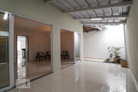 Varanda de casa à venda com 4 quartos, 160m² em Jardim Planalto, Goiânia