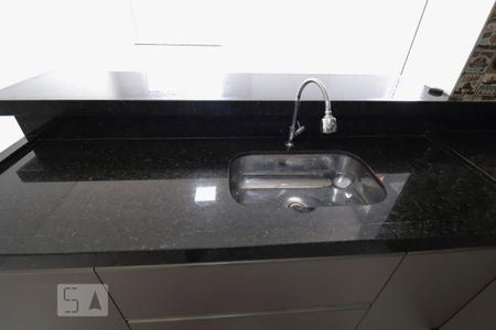 Casa à venda com 160m², 4 quartos e 1 vaga Casa à venda com 160m², 4 quartos e 1 vagaCozinha