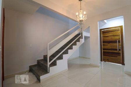 Sala de casa à venda com 4 quartos, 160m² em Jardim Planalto, Goiânia