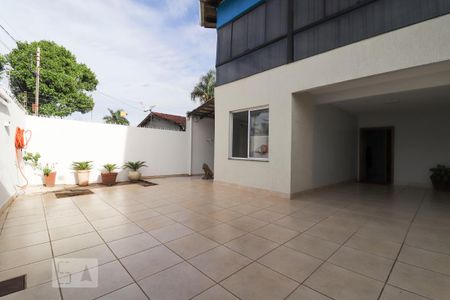 Casa à venda com 160m², 4 quartos e 1 vaga Casa à venda com 160m², 4 quartos e 1 vagaGaragem
