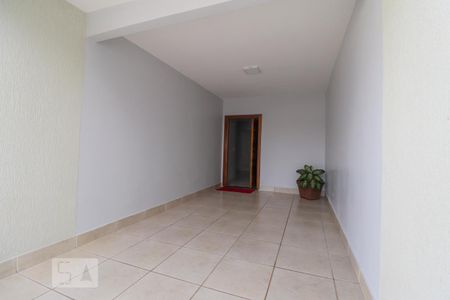 Casa à venda com 160m², 4 quartos e 1 vaga Casa à venda com 160m², 4 quartos e 1 vagaGaragem