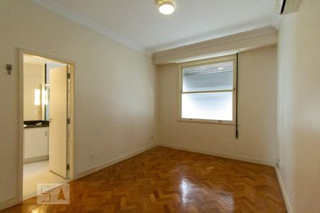 Apartamento à venda com 216m², 3 quartos e 1 vagaSuite