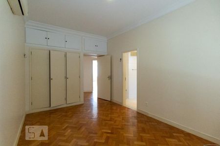Apartamento à venda com 216m², 3 quartos e 1 vagaSuite