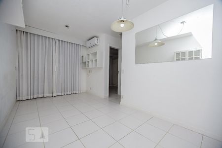 Sala de apartamento à venda com 2 quartos, 55m² em Maceió, Niterói