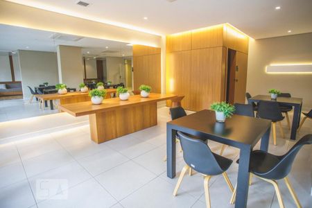 Apartamento para alugar com 50m², 2 quartos e 1 vaga Apartamento para alugar com 50m², 2 quartos e 1 vagaÁrea comum - Salão de festas